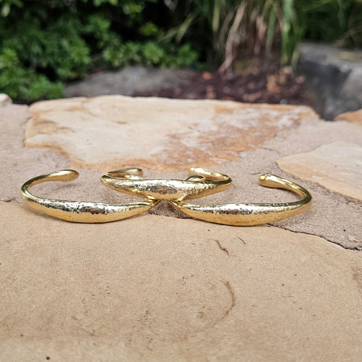 Hammered Flat Doorknocker Unisex Brass Bracelet