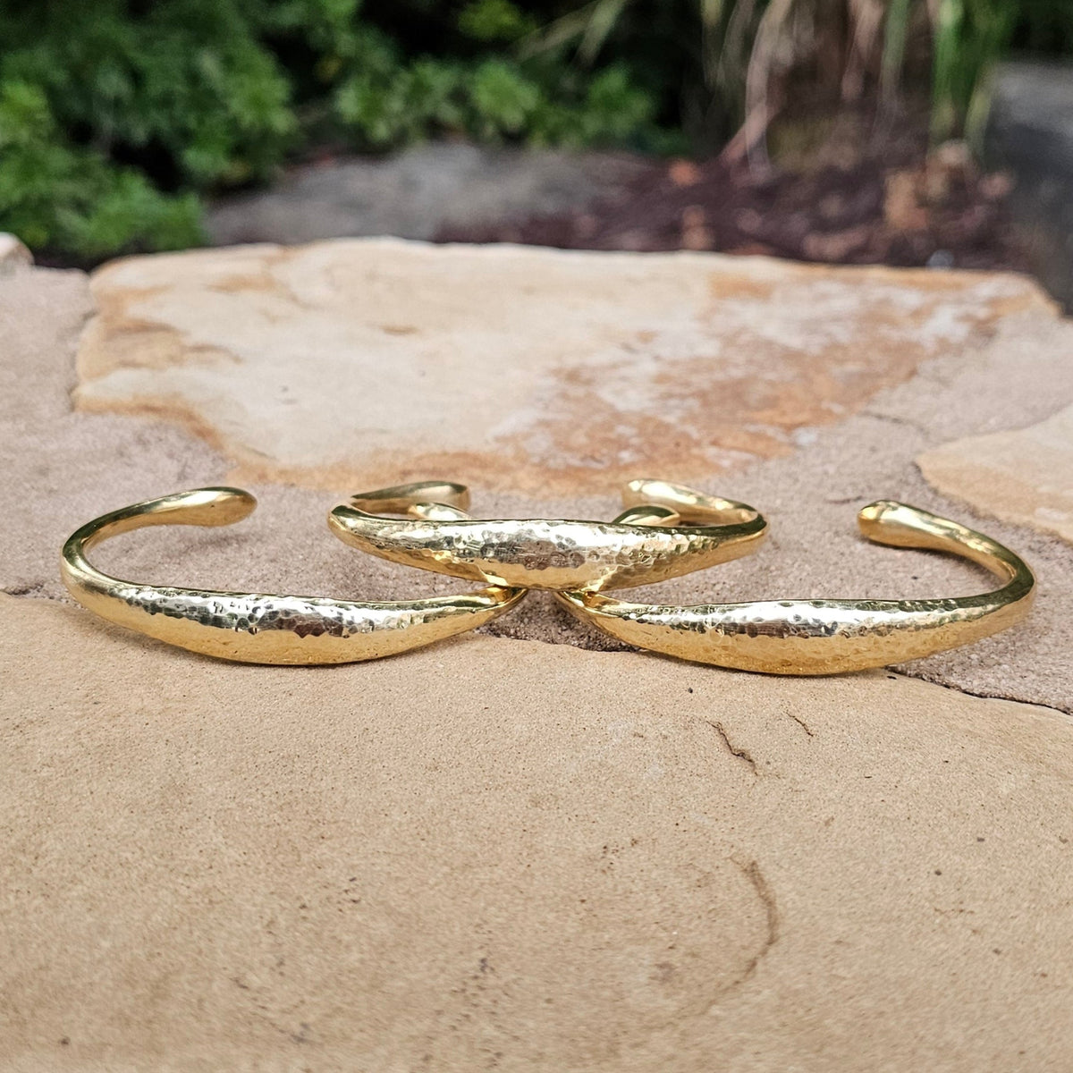 Hammered Flat Doorknocker Unisex Brass Bracelet
