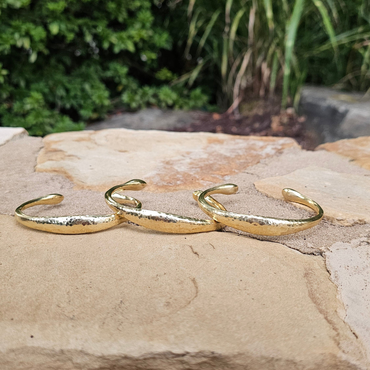 Hammered Flat Doorknocker Unisex Brass Bracelet