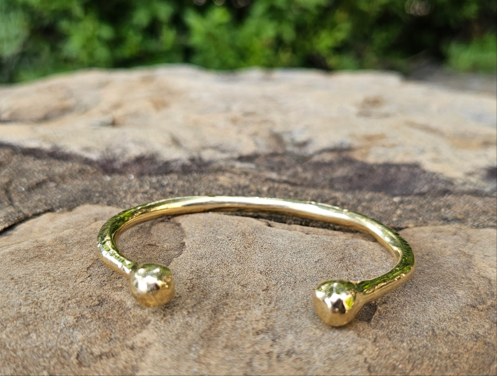 Hammered Doorknocker Unisex Brass Bracelet