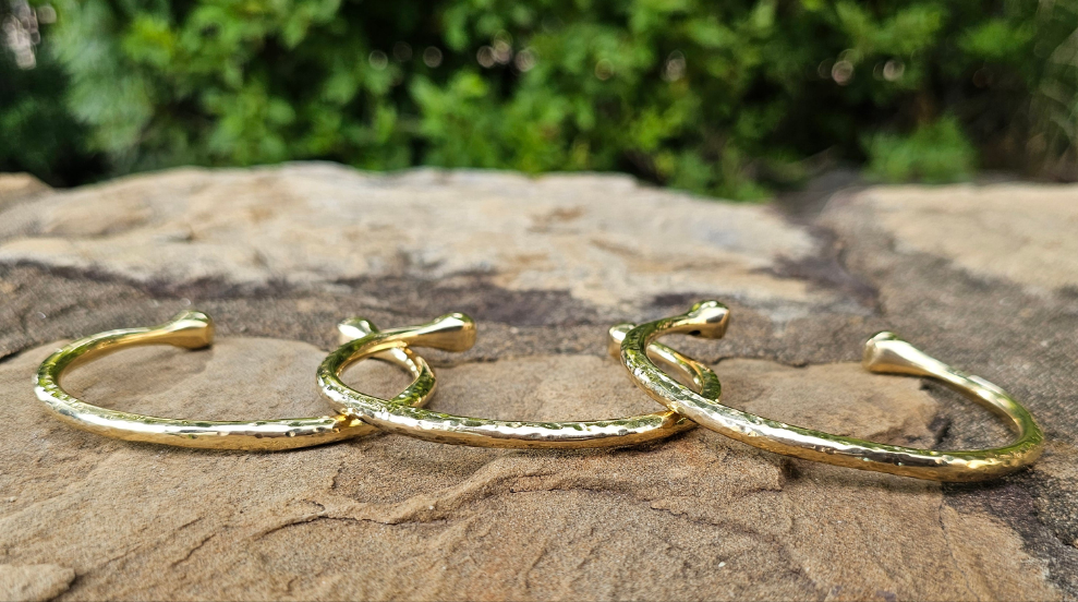 Hammered Doorknocker Unisex Brass Bracelet