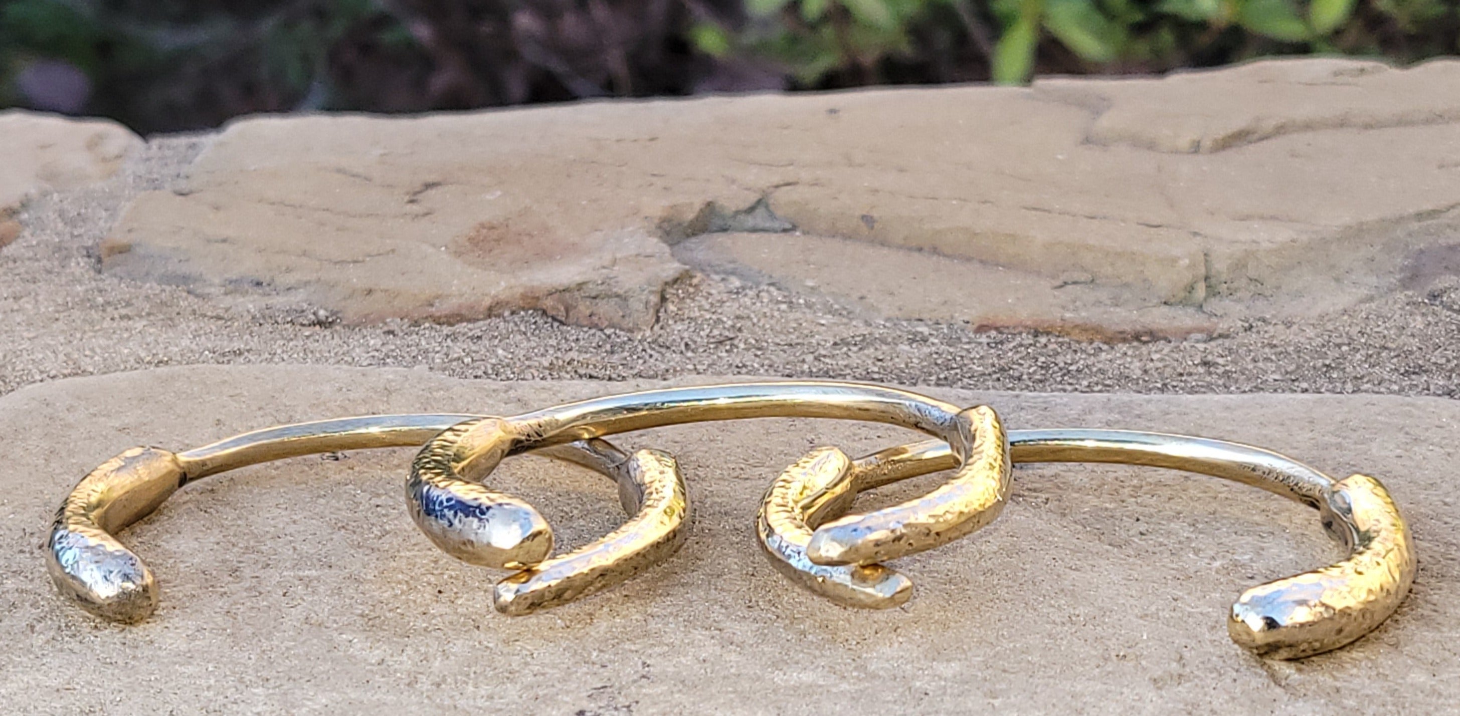 Hammered Lion's Tooth Open Unisex Brass Bracelet