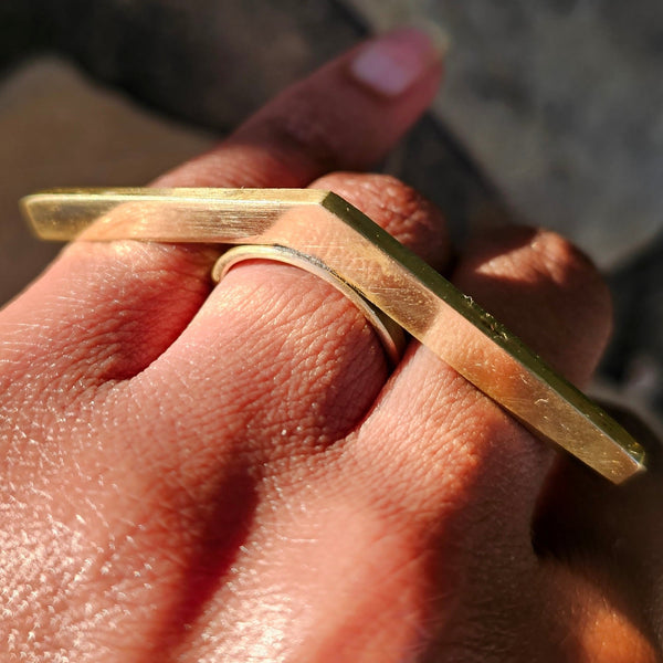 Thin Smooth Bar Adjustable Brass Ring