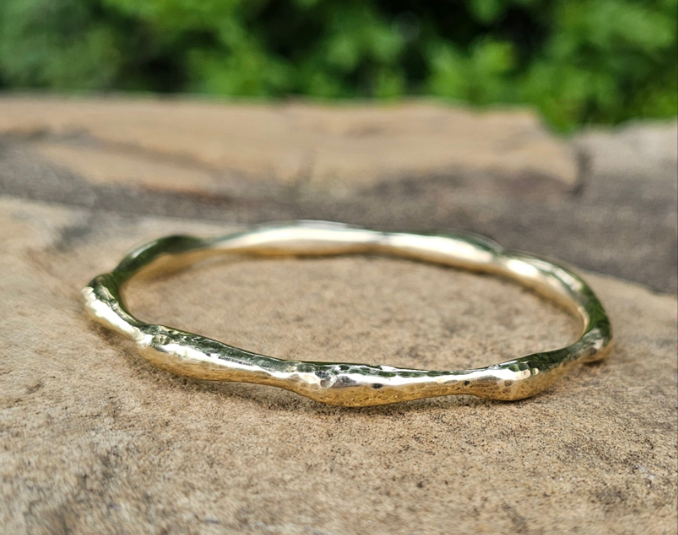 Small Hammered Sea Unisex Brass Bangle